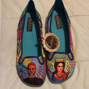 Rare Women's Colorful Graphic Flats